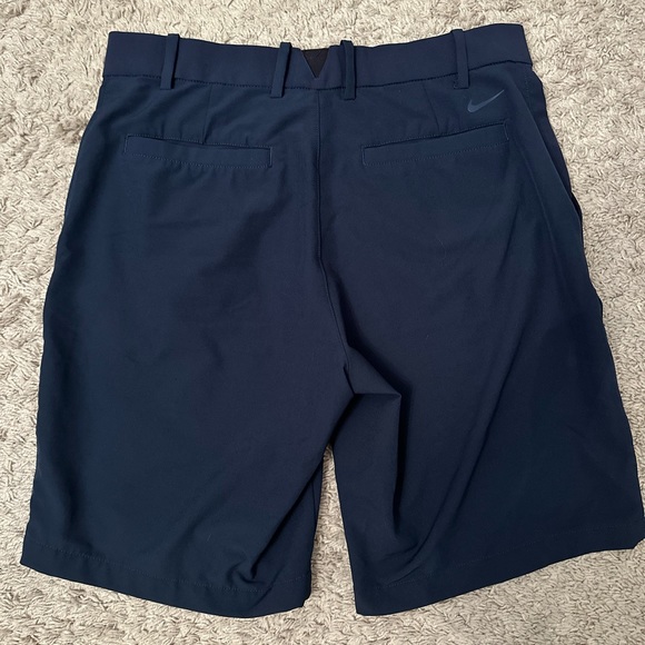 MENS nike golf dri fit shorts size medium - Picture 3 of 4